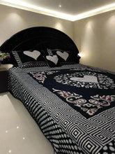 Premium Velvet Bedsheet Set – Golden Heart Edition